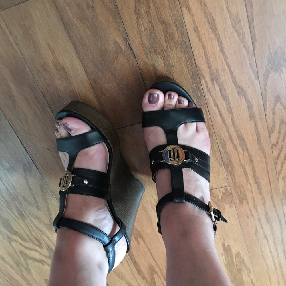 Tommy Hilfiger Black Wedges Size 7 1/2 - Picture 8 of 8